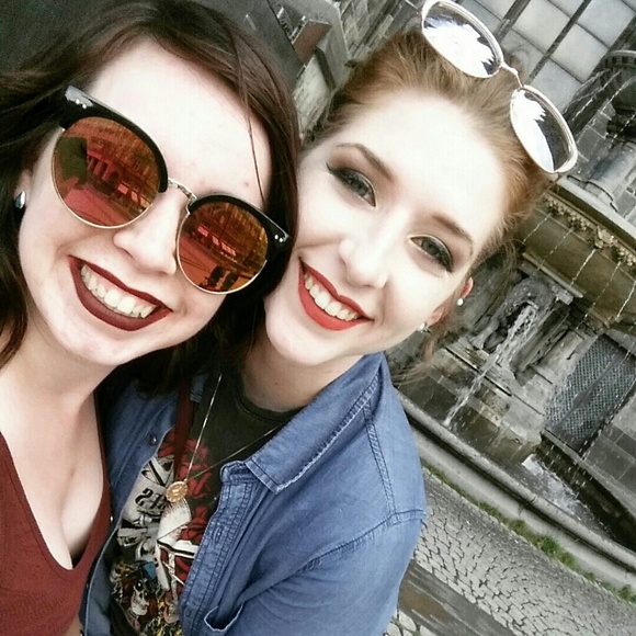 Meet your Posher, Raven - Picture 3 of 3